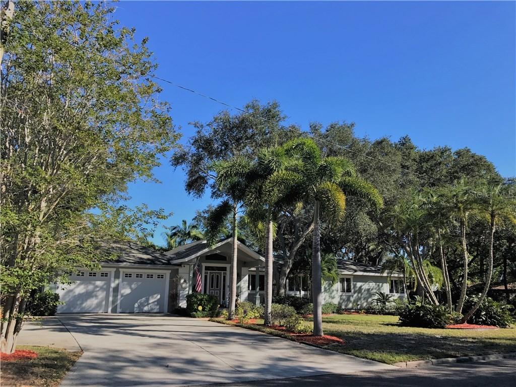 1335 Country Club Rd., St Petersburg, FL 33710