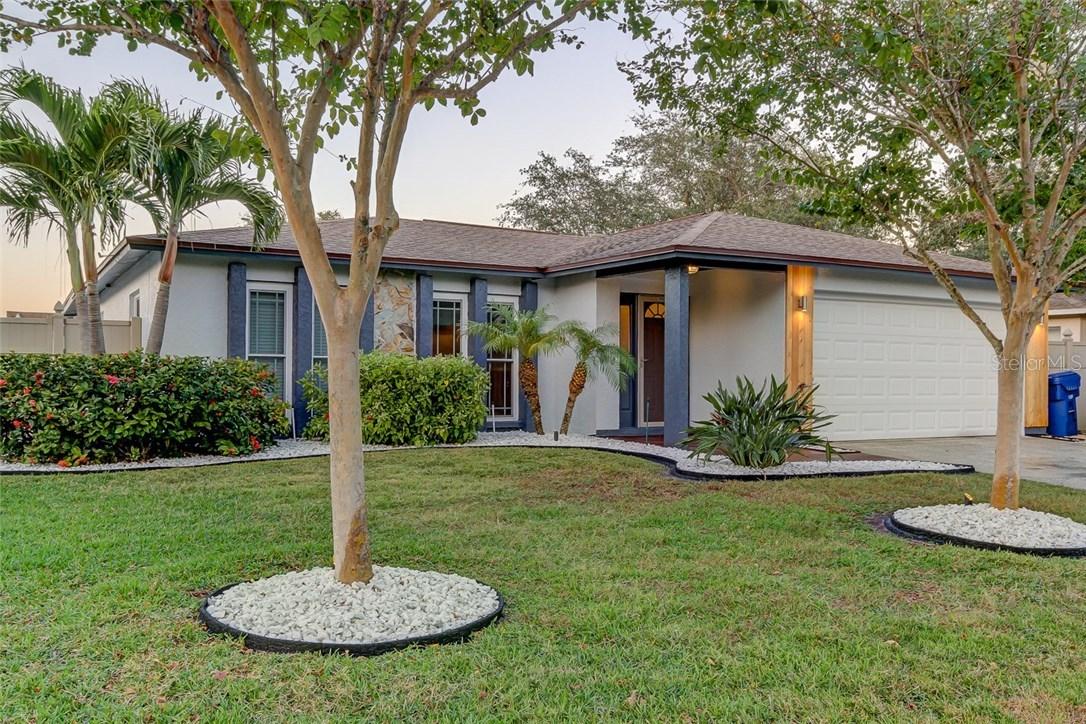 8321 Somerset Dr., Largo, FL 33773