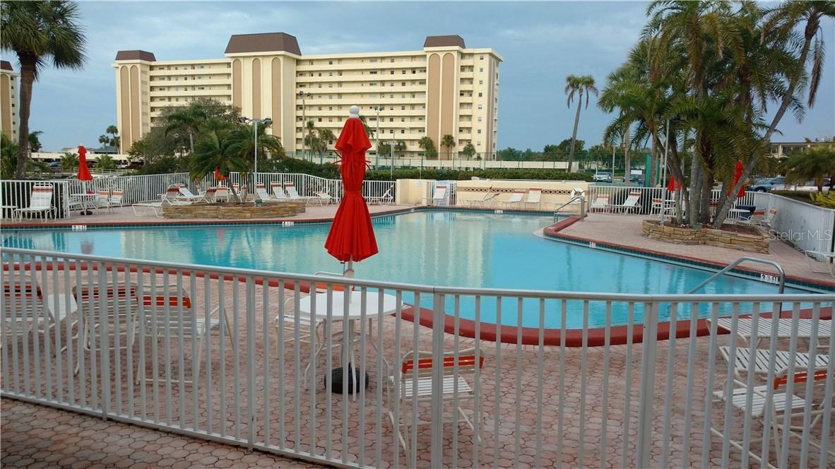 4725 Cove Cir. #1009, St Petersburg, FL 33708