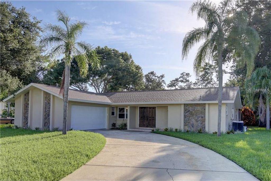 109 Carlyle Dr., Palm Harbor, FL 34683