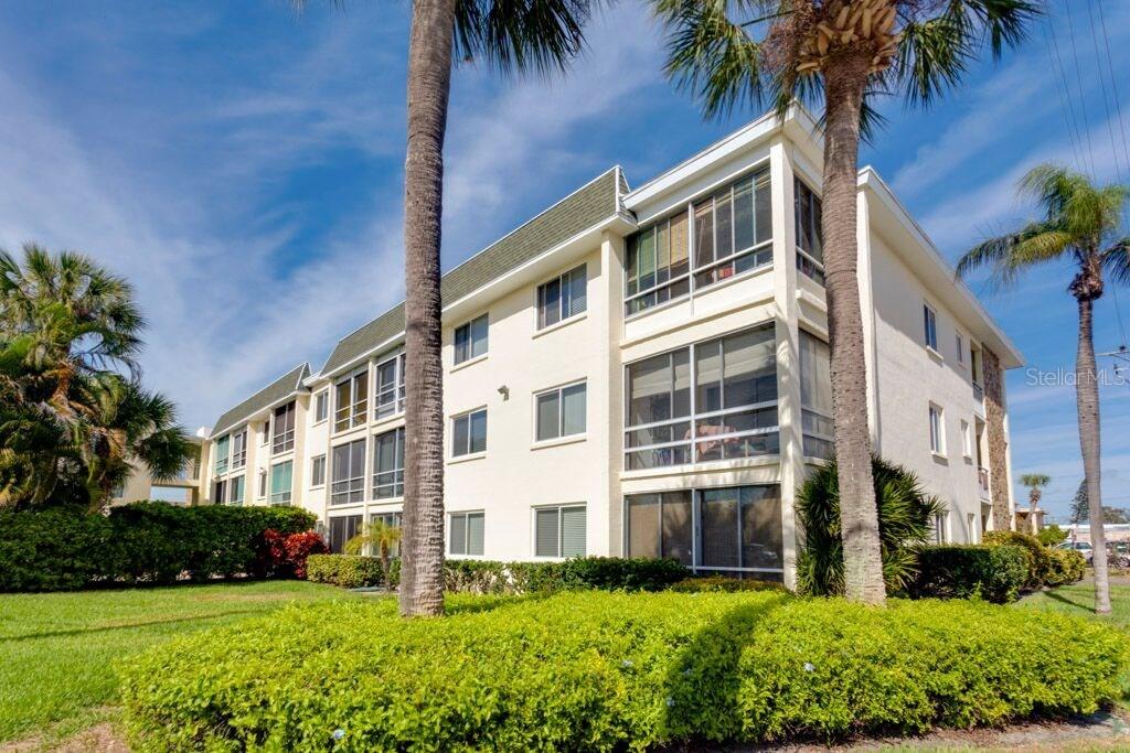 6767 Sunset Way #104, St Pete Beach, FL 33706