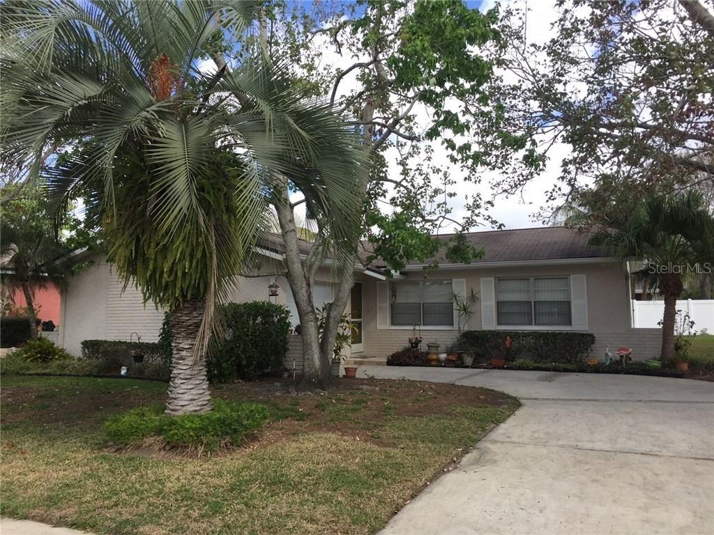 9471 Joel Dr., Largo, FL 33777