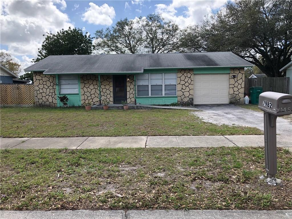 7982 Smoketree Cir, Largo, FL 33773