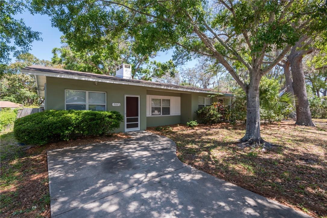 906 8th Ave., Largo, FL 33770