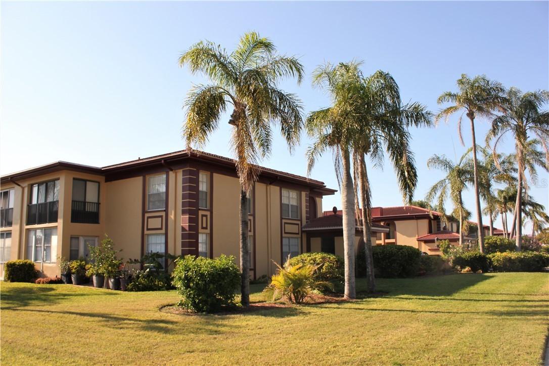 10190 Imperial Point Dr. #13, Largo, FL 33774