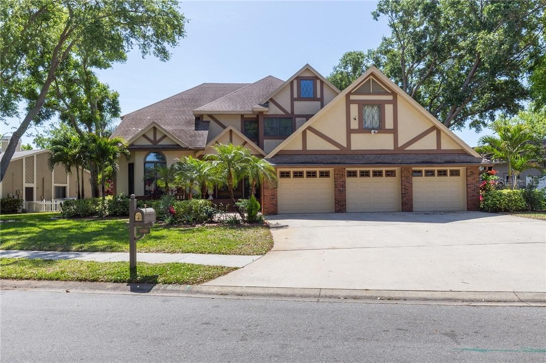 8786 Baywood Park Dr., Seminole, FL 33777