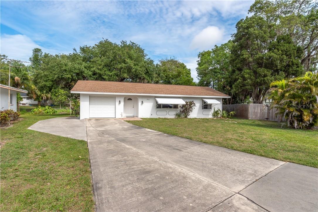1912 15th Avenue Dr., Bradenton, FL 34205