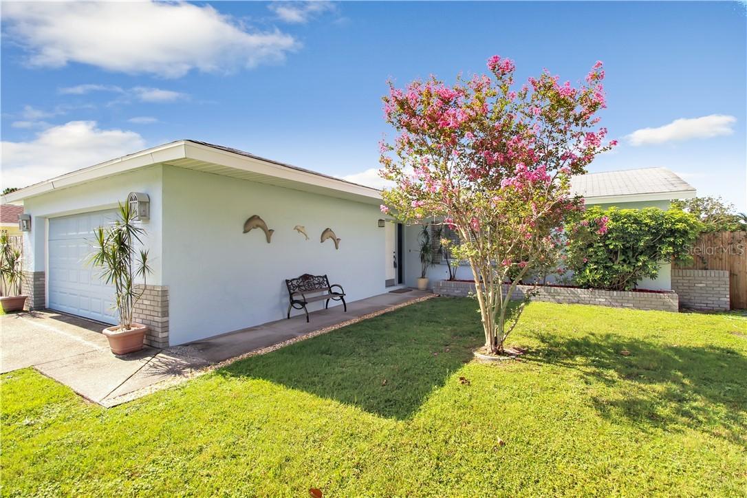 7864 Shadow Run Dr., Largo, FL 33773