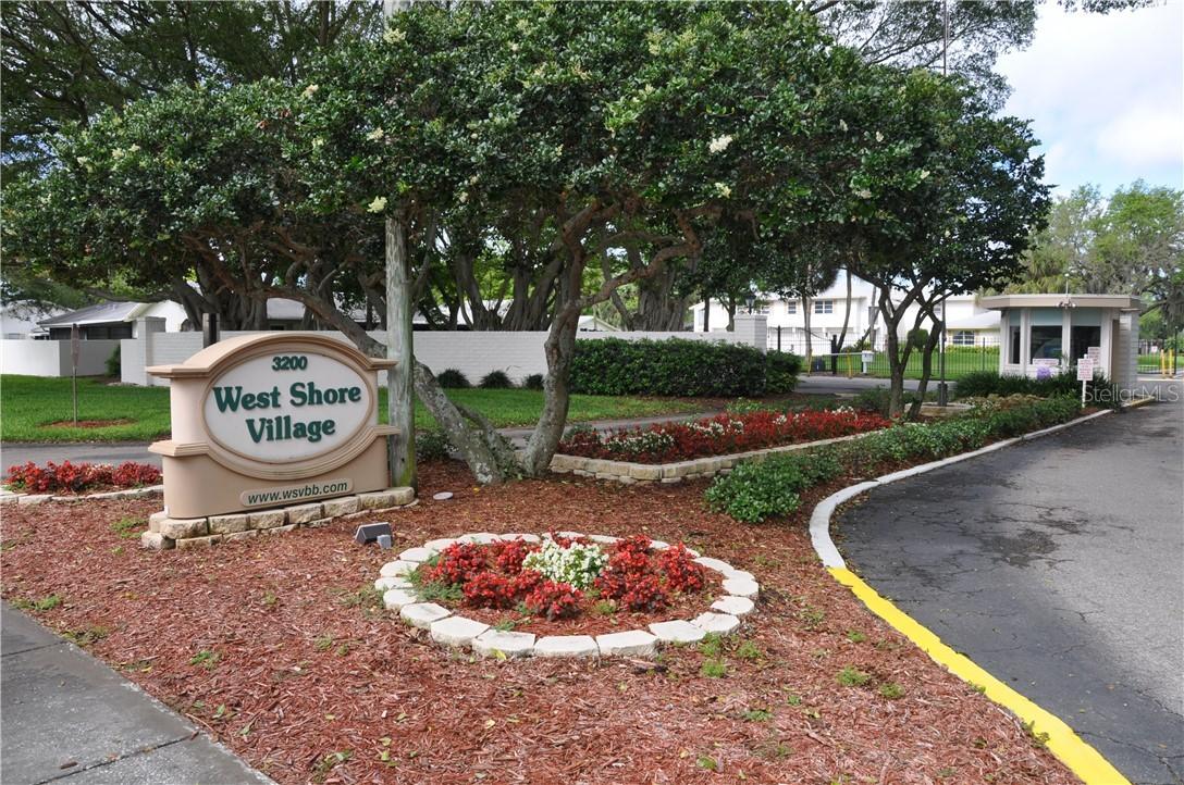 3267 39th St. #E, St Petersburg, FL 33711