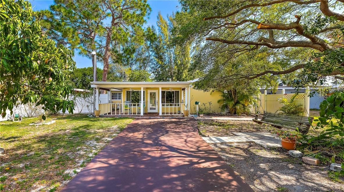 1549 Delaware Ave., St Petersburg, FL 33703