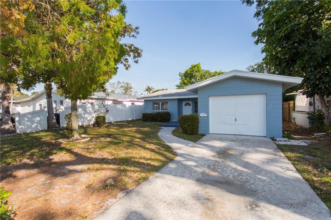 1867 Maryland Ave., St Petersburg, FL 33703