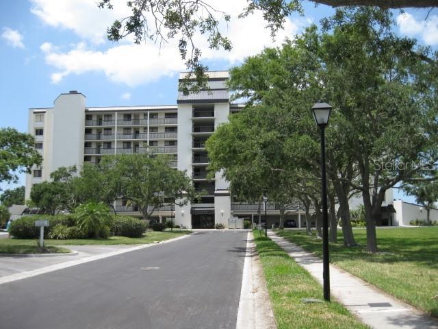 11730 Shipwatch Dr. #807, Largo, FL 33774