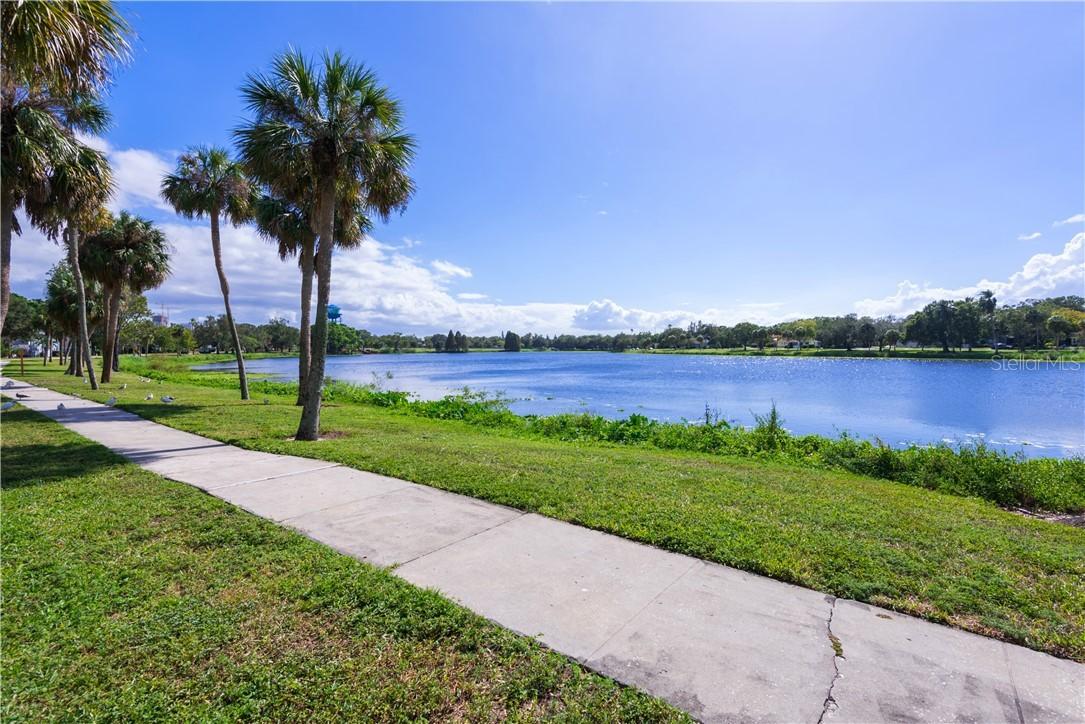 1916 Crescent Lake Dr., St Petersburg, FL 33704