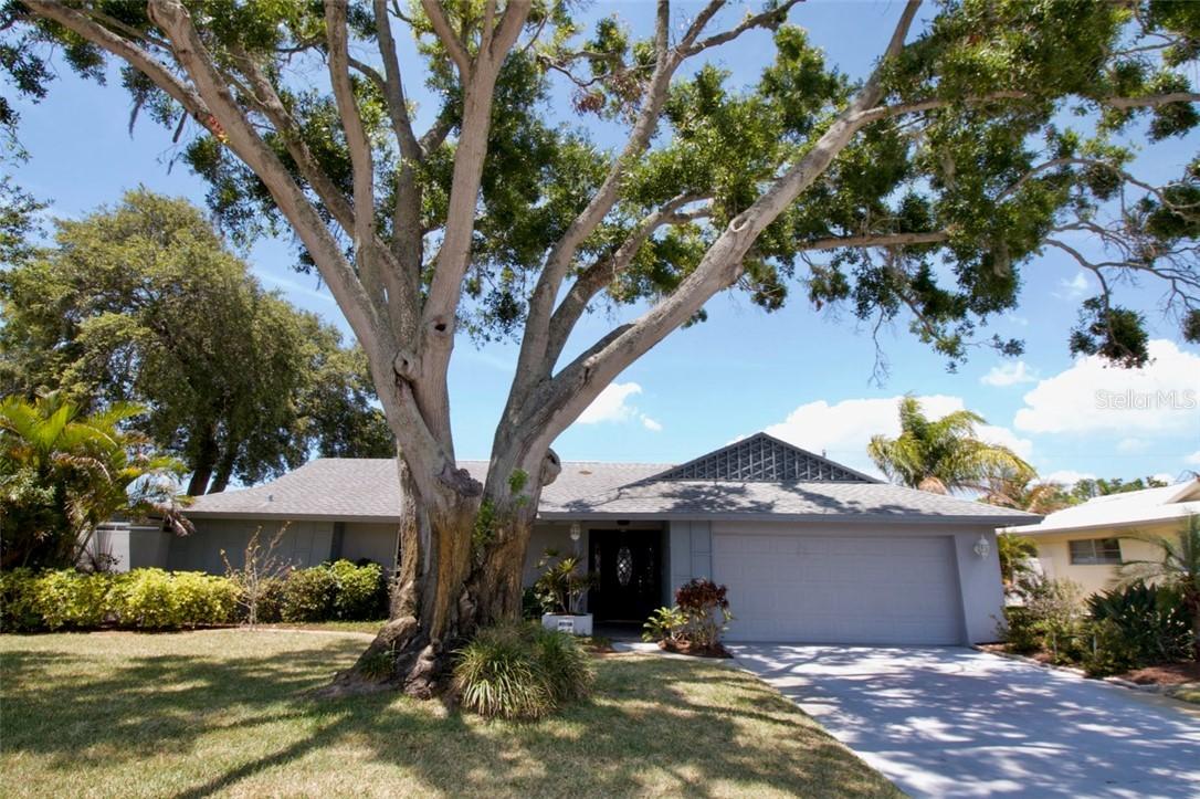 14507 Bay Hills Dr., Largo, FL 33774