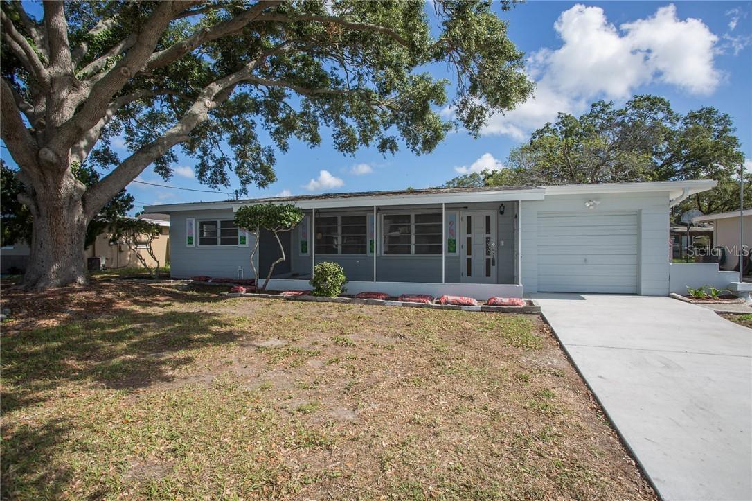10801 Valencia Ter., Seminole, FL 33772
