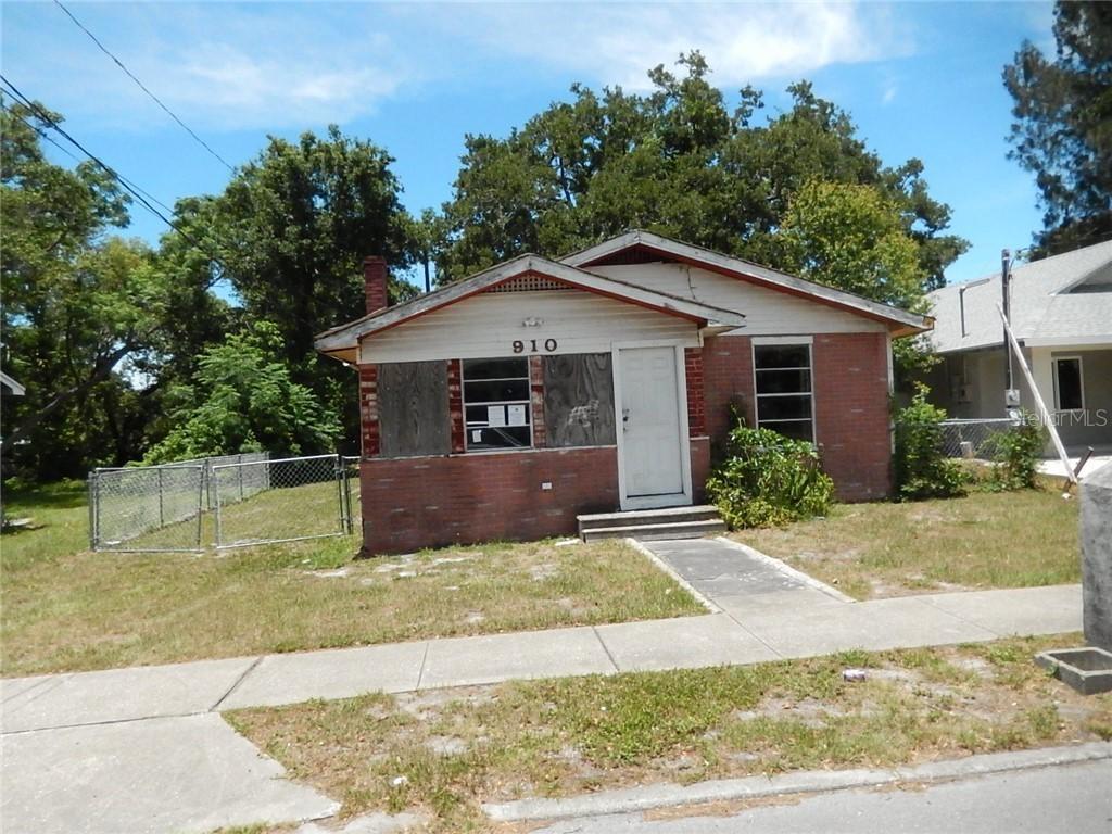 910 Seminole St., Clearwater, FL 33755