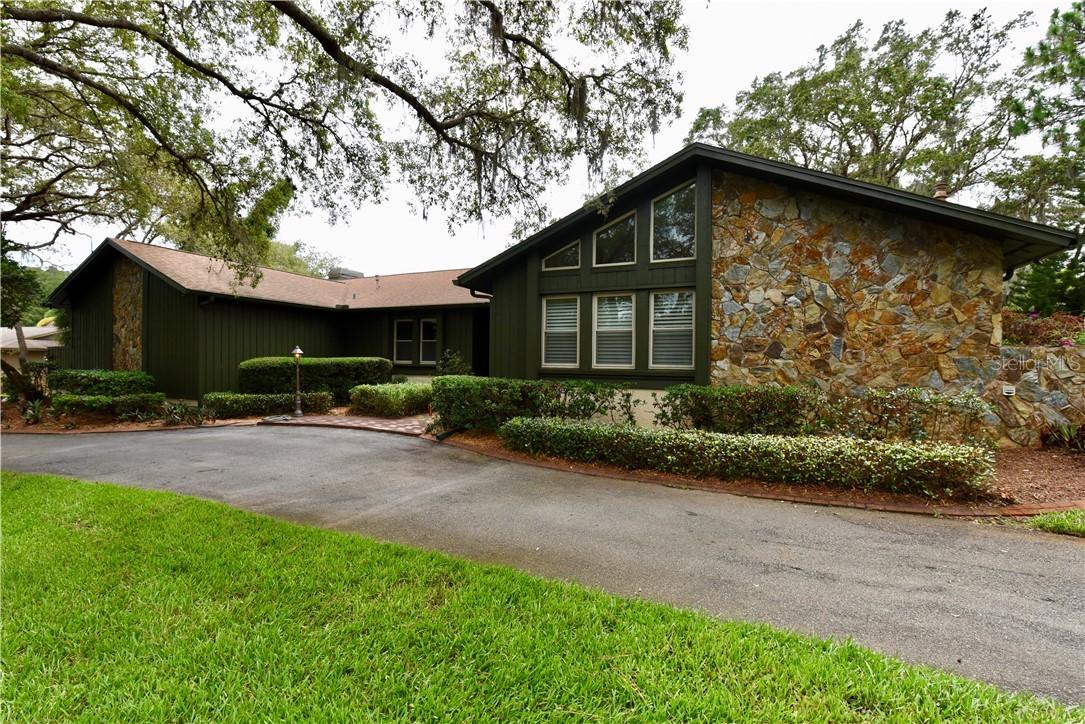 30 Eagle Ln., Palm Harbor, FL 34683