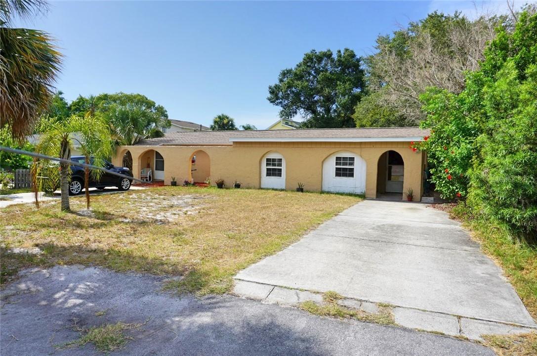 809 Illinois Ave., Palm Harbor, FL 34683