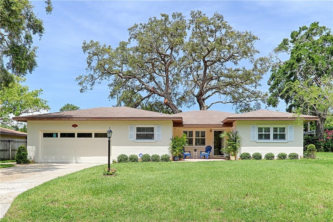 986 Fountainhead Dr., Largo, FL 33770