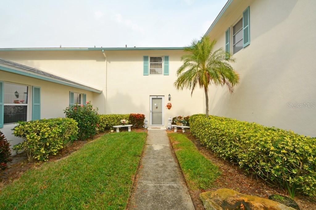3246 40th Way #B, St Petersburg, FL 33711