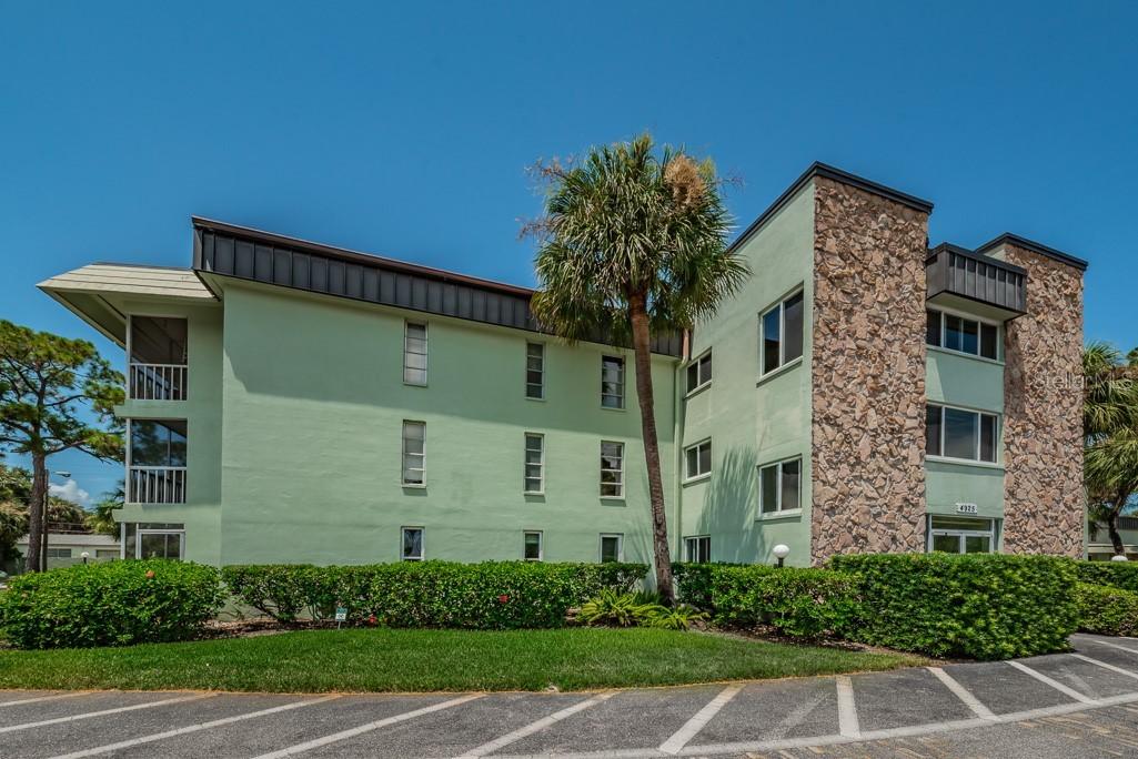 4925 38th Way #A-106, St Petersburg, FL 33711