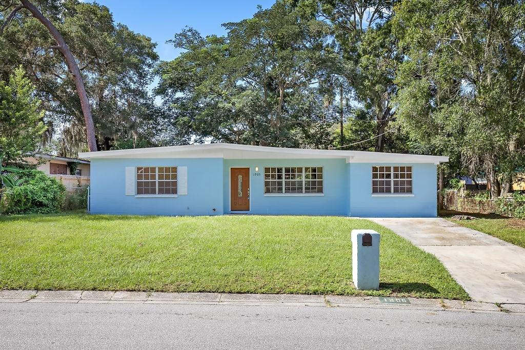 1905 E Robson St., Tampa, FL 33610