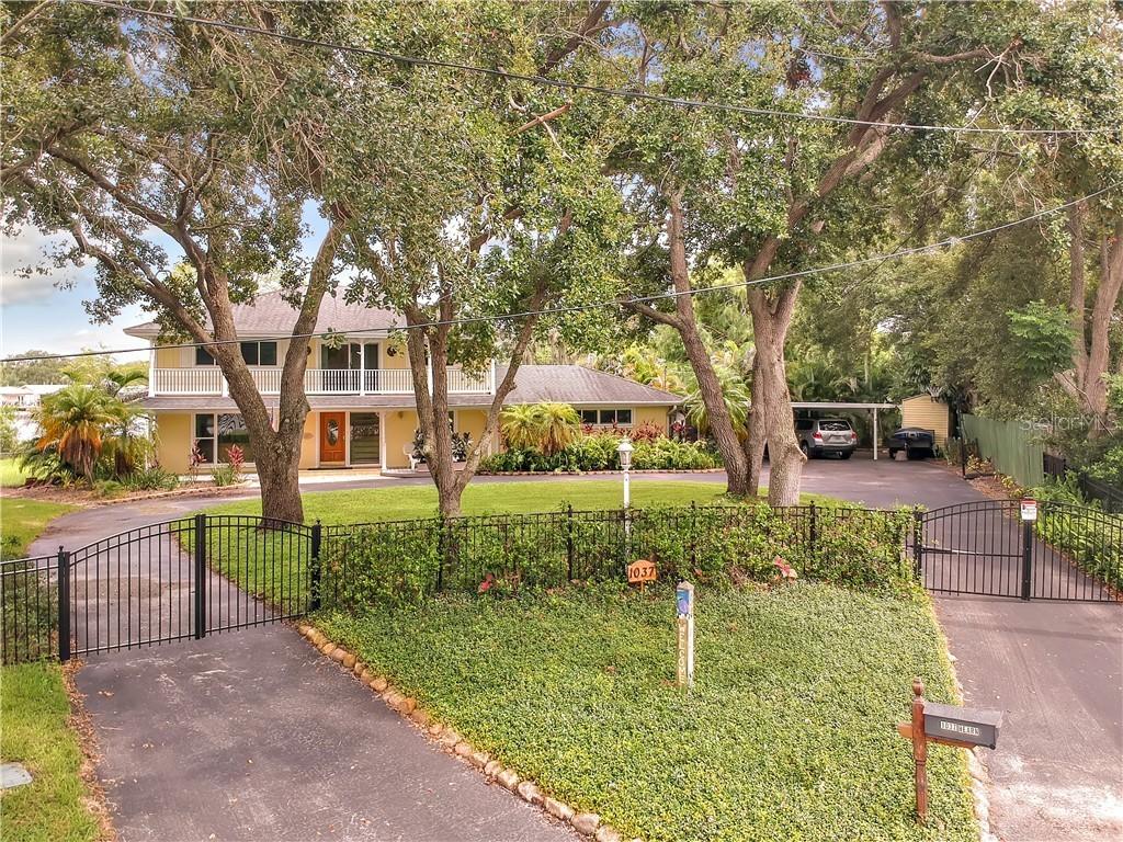 1037 Damrosch Cir., Largo, FL 33771