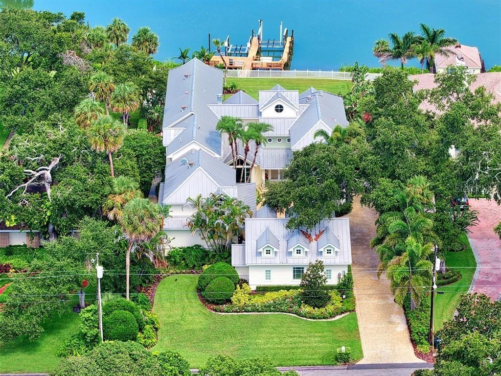 124 Harbor View Ln., Belleair Bluffs, FL 33770