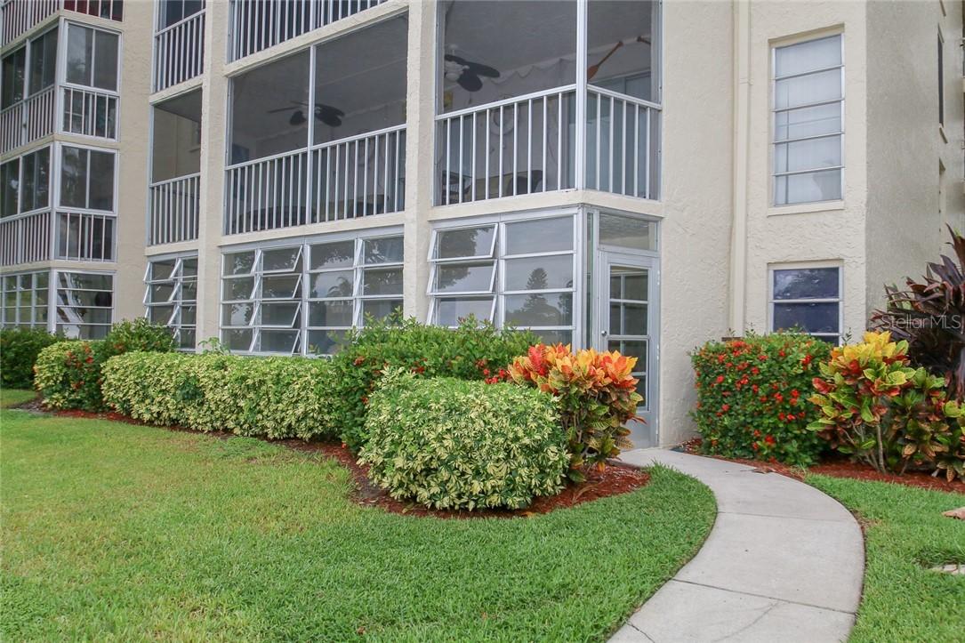 4902 38th Way #111, St Petersburg, FL 33711