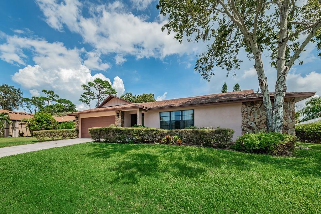 1362 Riverside Dr., Tarpon Springs, FL 34689