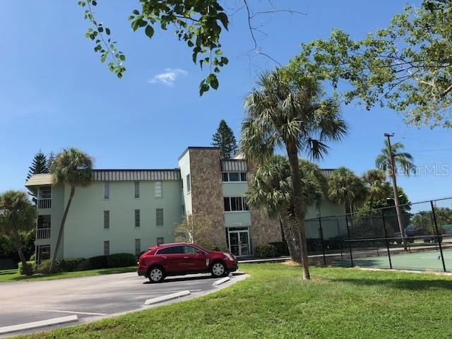 4901 38th Way #312, St Petersburg, FL 33711