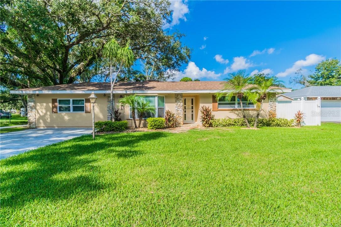 1394 Oakbrook Dr., Largo, FL 33770