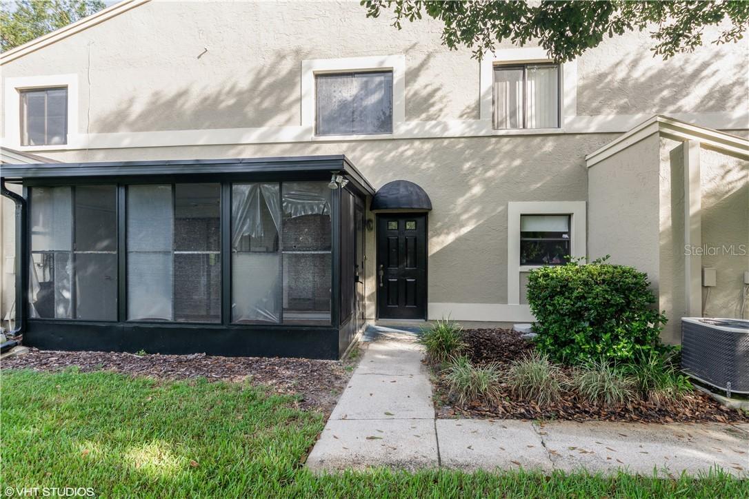 3590 Whispering Oaks Ln. #301, Palm Harbor, FL 34684