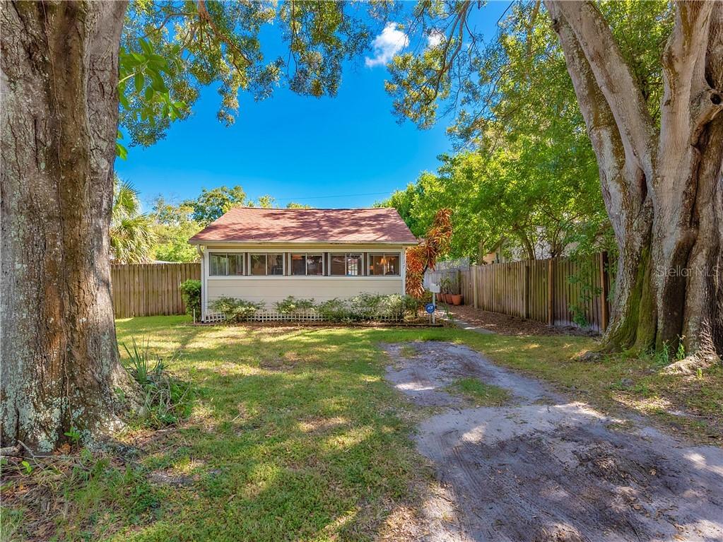3137 20th St., St Petersburg, FL 33713