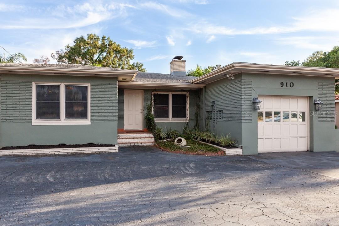 910 38th Ave N, St Petersburg, FL 33704