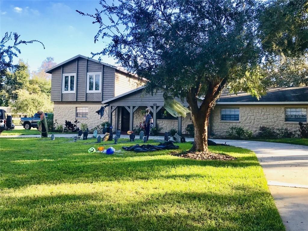 123 Whitaker Rd., Lutz, FL 33549