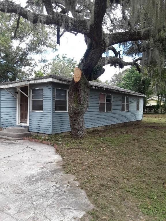 6210 N 49th St., Tampa, FL 33610