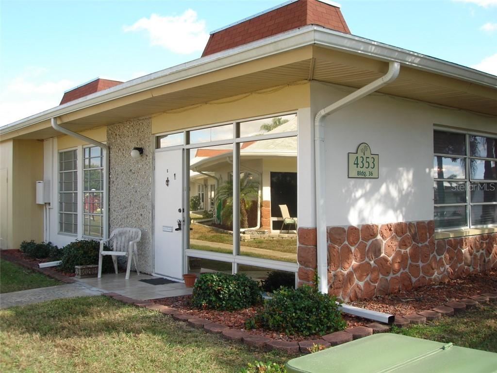 4353 Tahitian Gardens Cir. #E, Holiday, FL 34691