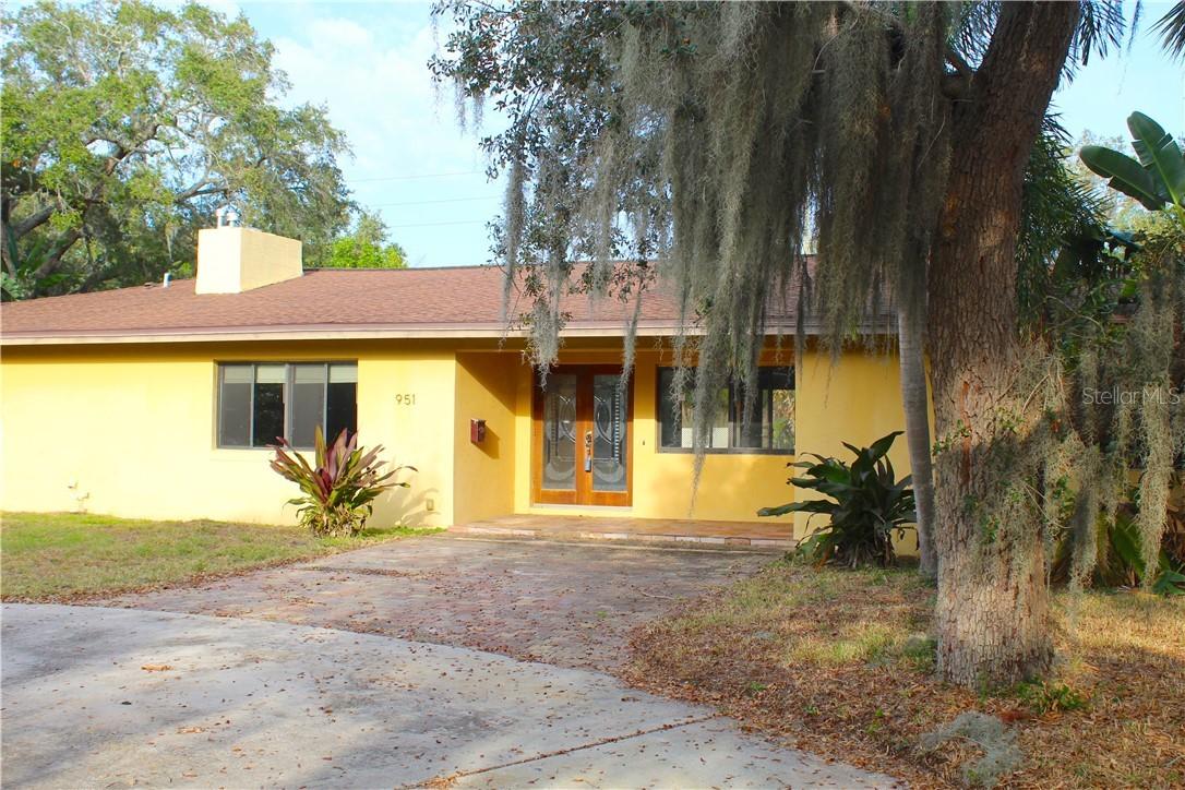 951 Park St., St Petersburg, FL 33710