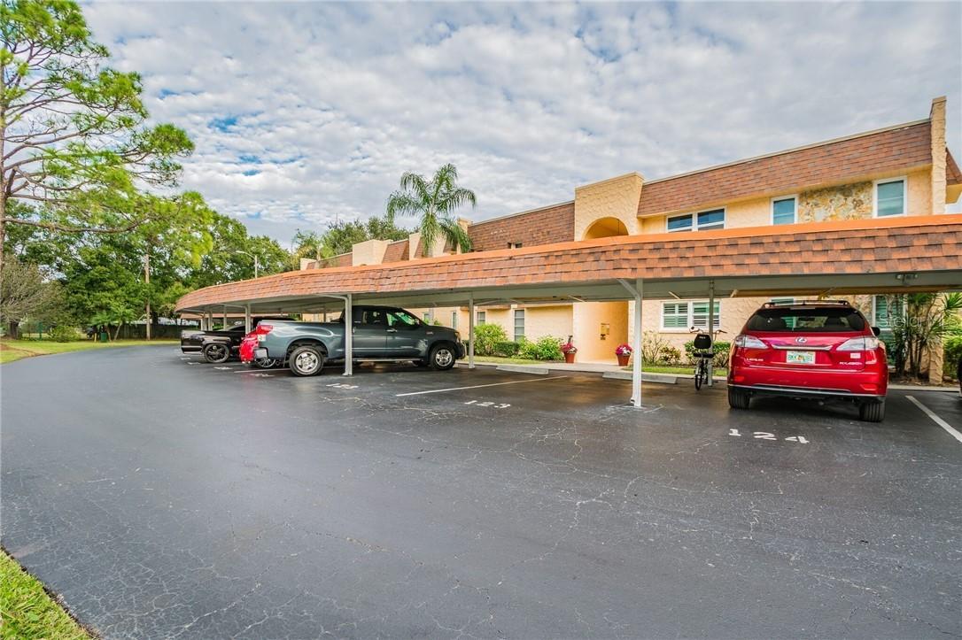 123 Cedarwood Cir., Seminole, FL 33777