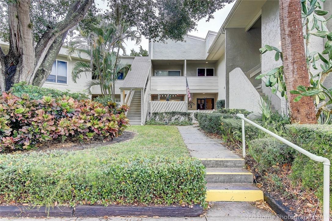 623 Windrush Bay Dr., Tarpon Springs, FL 34689