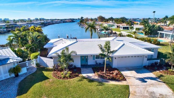 11640 Grove Pl., Seminole, FL 33772