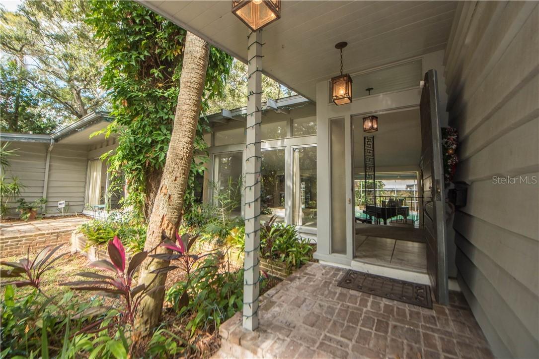 8221 24th Ave., St Petersburg, FL 33710