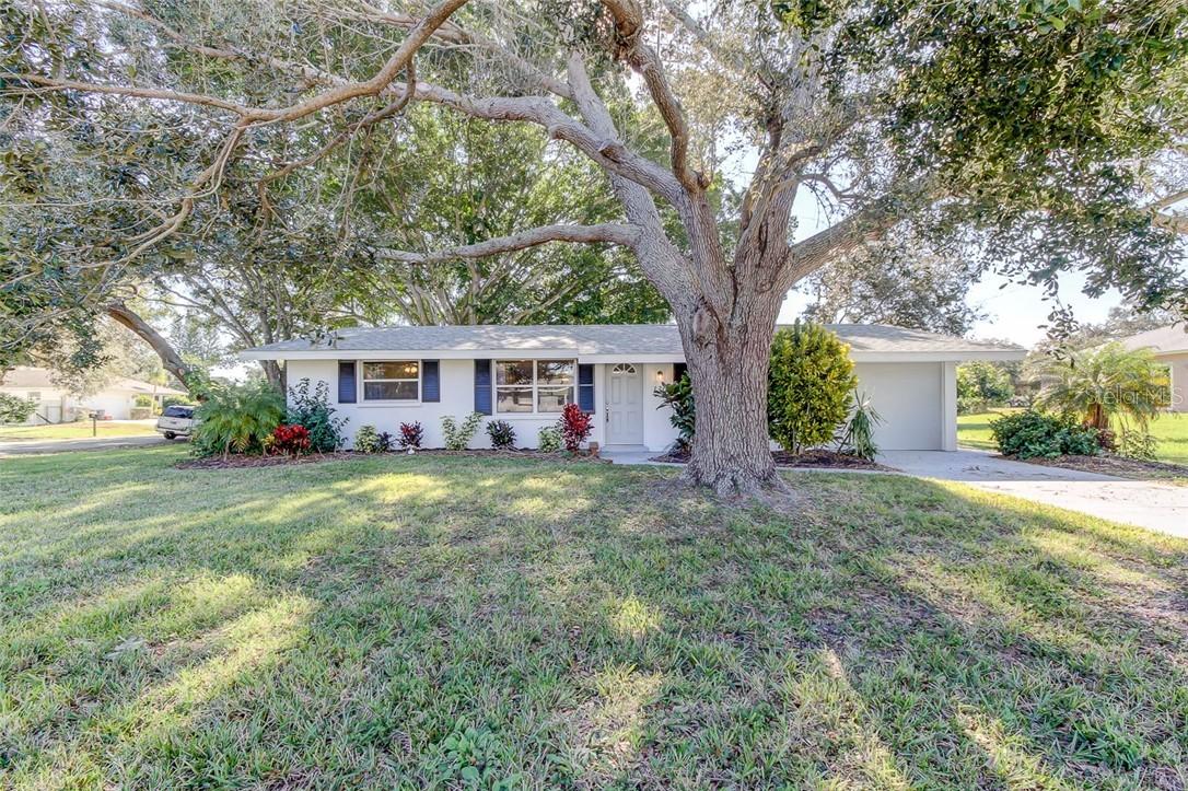 130 E Seminole Dr., Venice, FL 34293