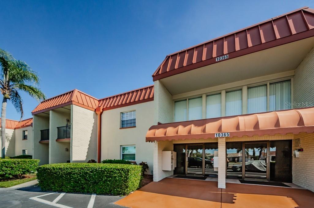 10365 Paradise Blvd. #8, Treasure Island, FL 33706
