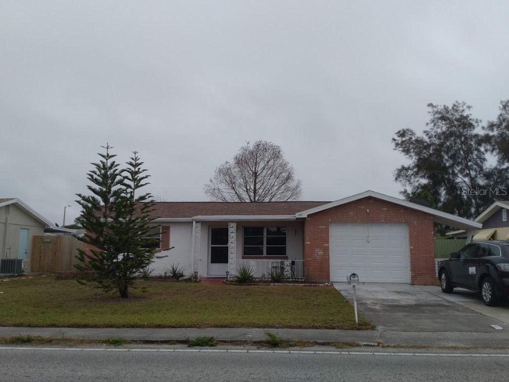 3110 Holiday Lake Dr., Holiday, FL 34691