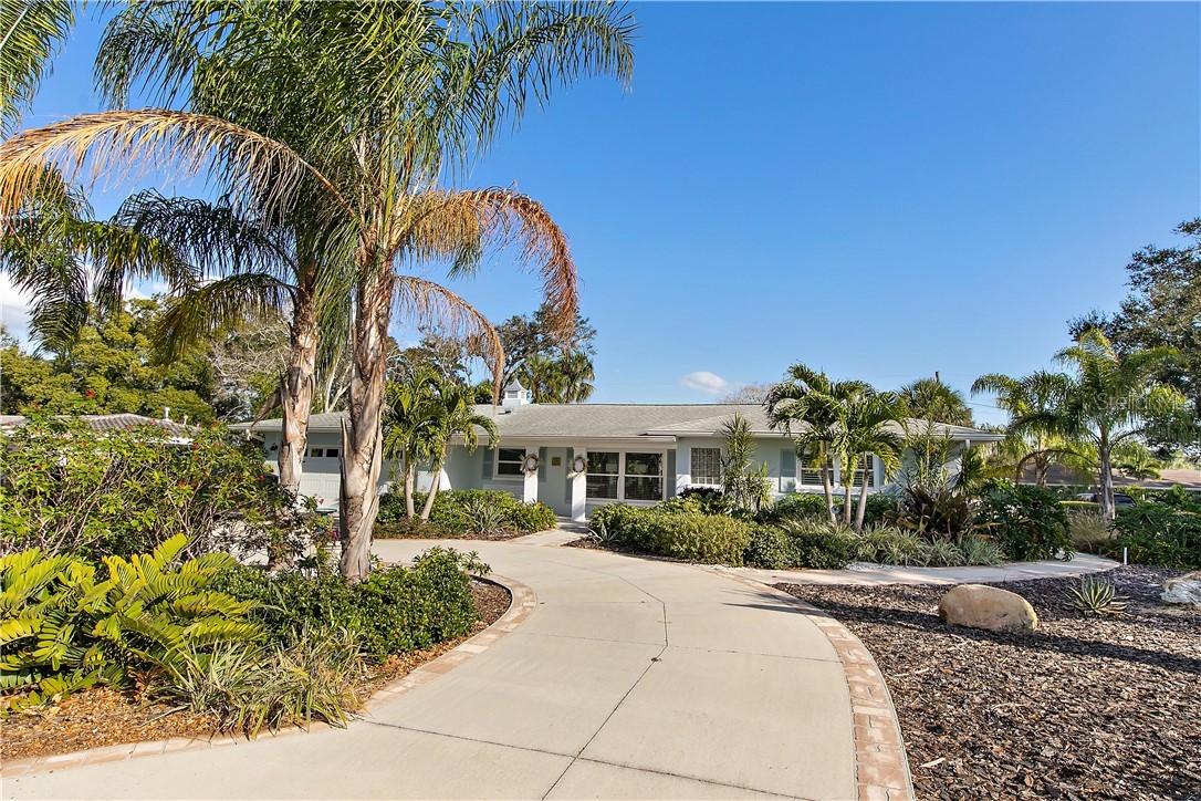 129 Live Oak Ln., Largo, FL 33770