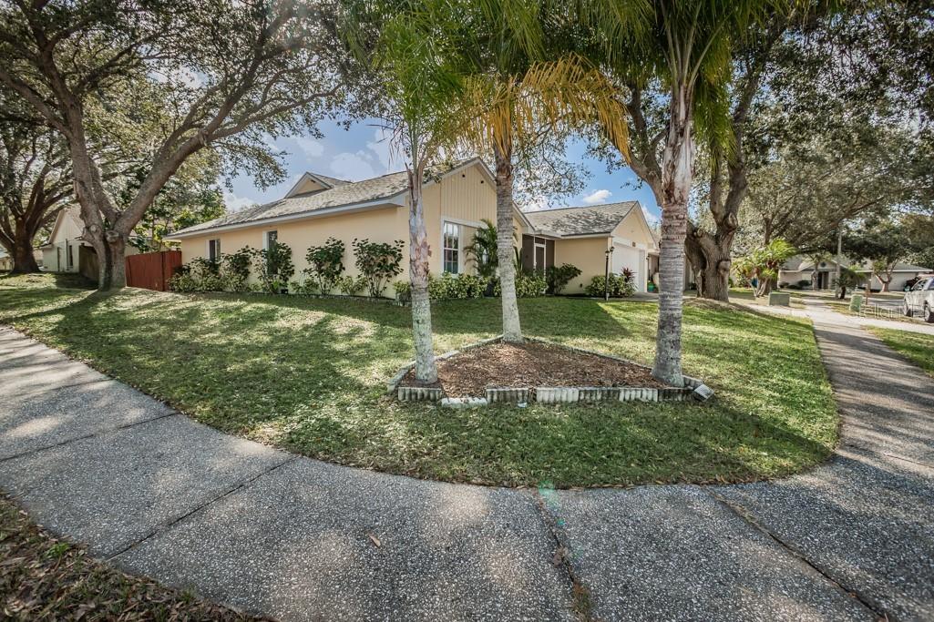 959 Sandywood Dr., Brandon, FL 33510