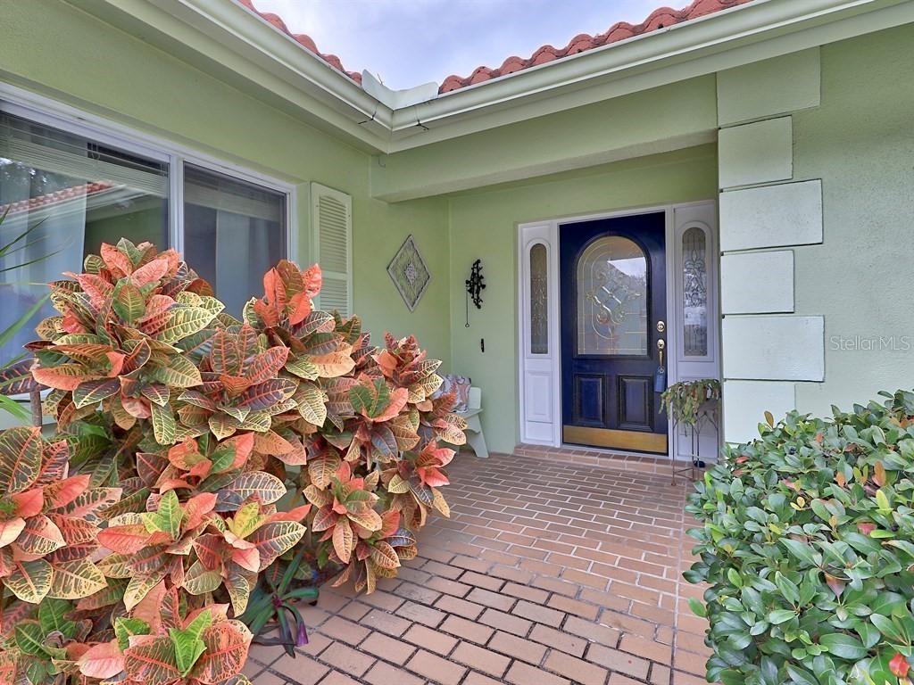 709 Grovewood Ln., Largo, FL 33770