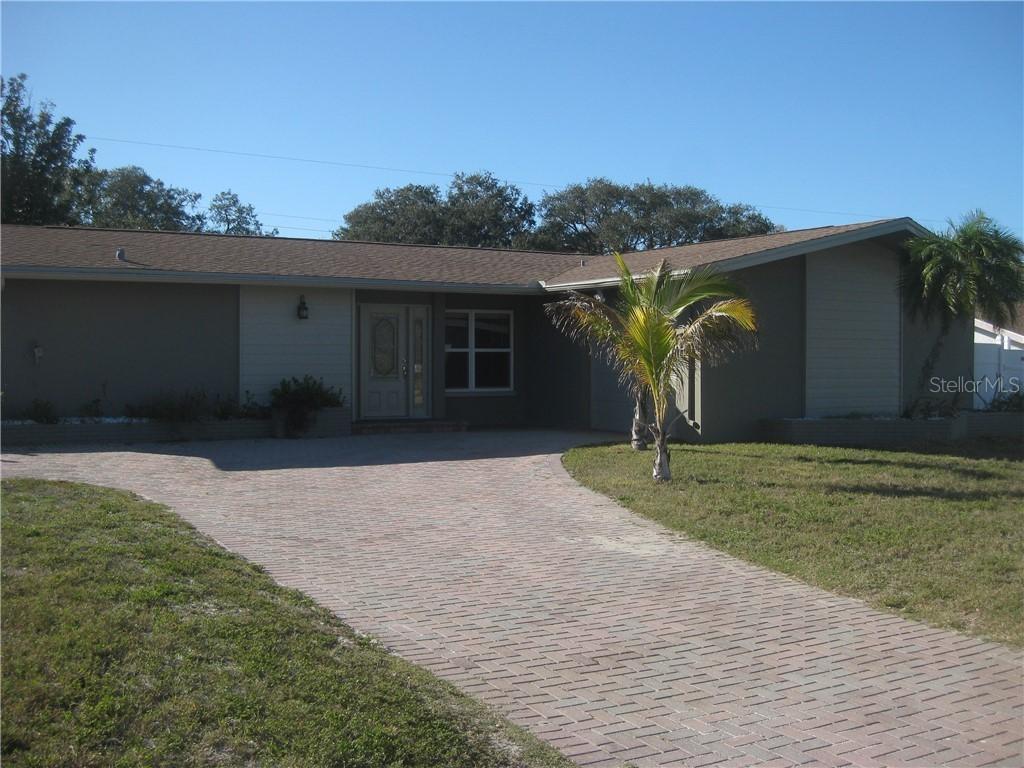 10372 Hetrick Cir., Largo, FL 33774